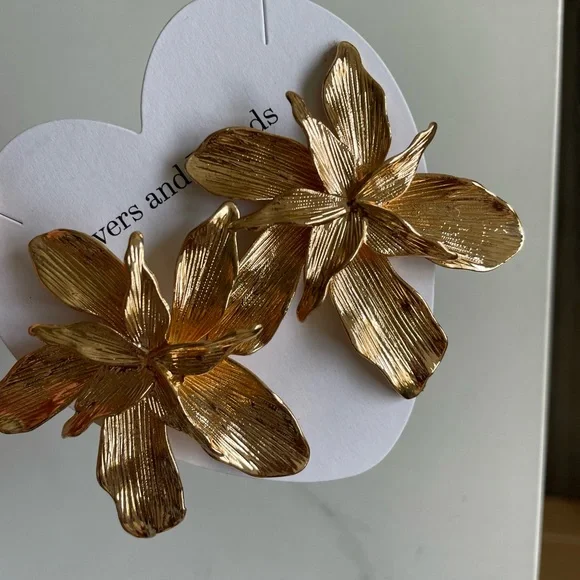 Lovers and Friends Lorie Flower Statement Earrings in Gold - Picture 4 of 6